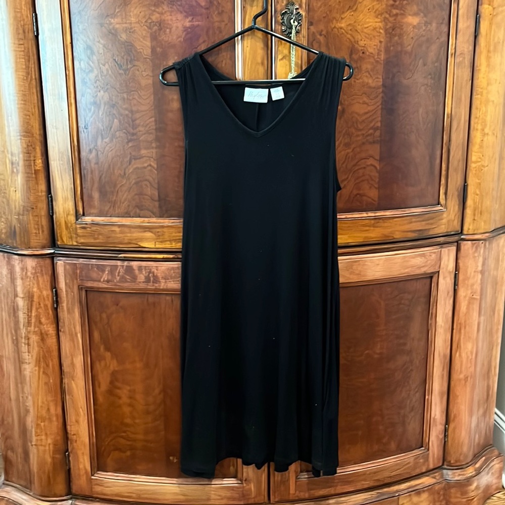 Sleeveless black knit dress